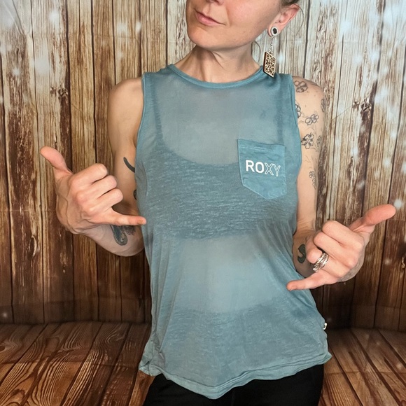 Roxy Tank Size Small Support Local Surf - Picture 1 of 5